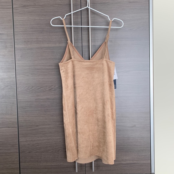 NWT Aritzia Vivienne Dress - Picture 5 of 6